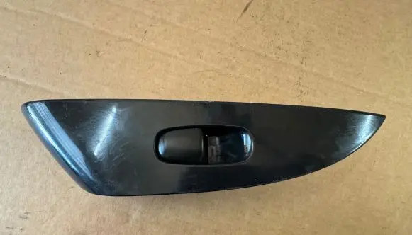 Nissan Leaf I (ZE0) Electric window control switch 829613NA0A