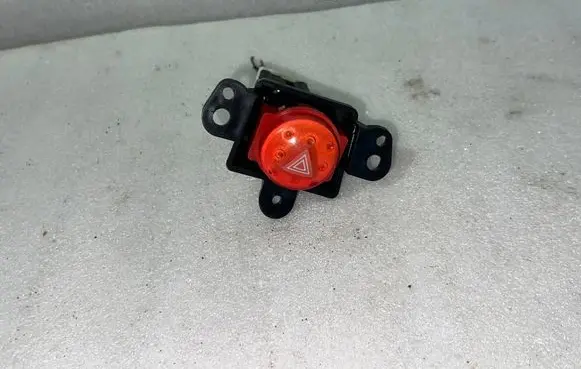 Nissan Almera Tino Hazard light switch 06016