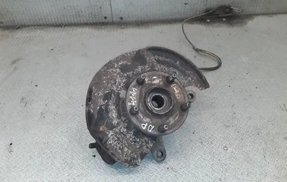 Toyota RAV 4 (XA20) Front wheel hub spindle knuckle