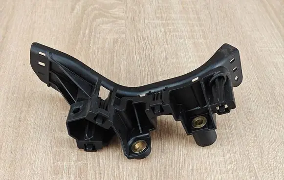 BMW X6 G06 Radiator mount bracket 8717960