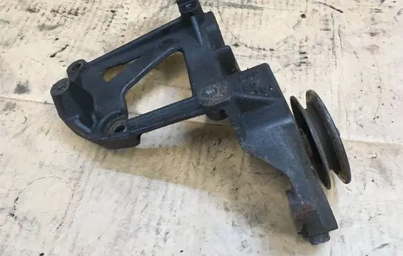 Mitsubishi Pajero Alternator belt tensioner 