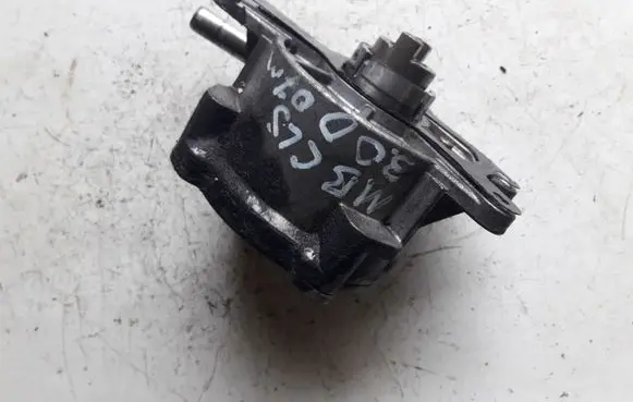 Mercedes-Benz CLS C219 Vacuum pump A6422301027