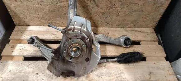 Maserati Grecale Front wheel hub spindle knuckle 670178217