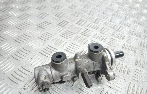 KIA Sorento Master brake cylinder