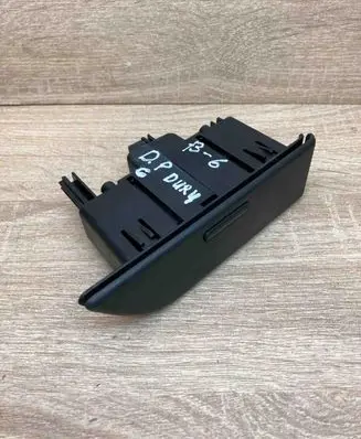 Volkswagen PASSAT B6 Car ashtray 3C4857302