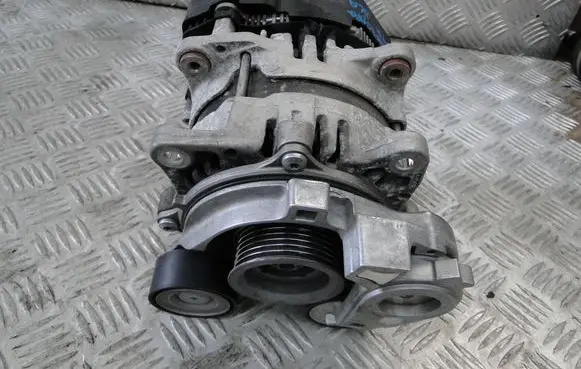 Volkswagen Golf VIII Generator/alternator