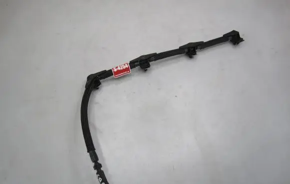 Volkswagen Caddy Fuel injector supply line/pipe 
