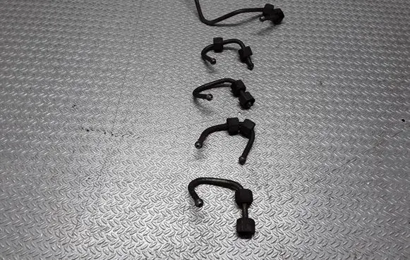 Renault Laguna II Fuel injector supply line/pipe 
