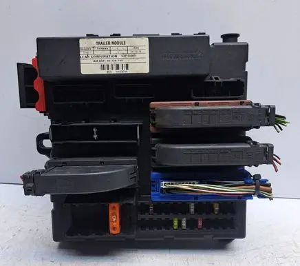 Opel Vectra C Fuse box cover 53215500913125485
