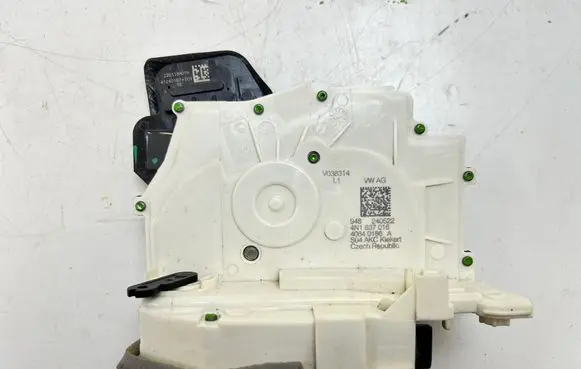 Porsche Taycan 9J1 Front door lock 4N1837016