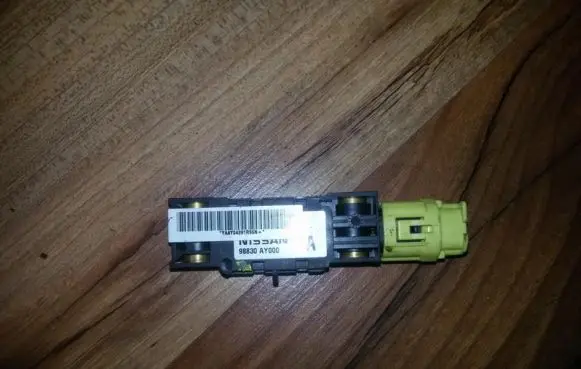 Nissan Almera Tino Airbag deployment crash/impact sensor 98830ay000