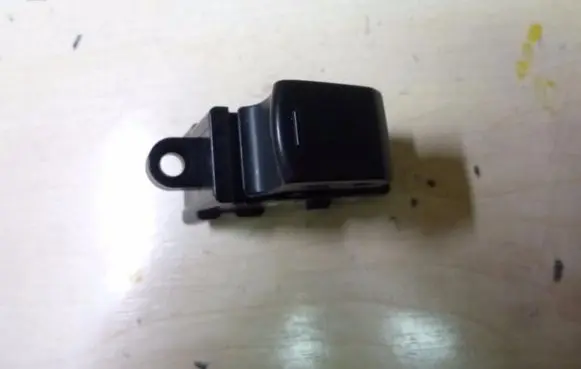 Nissan Qashqai+2 Electric window control switch 25411BR00A I1589