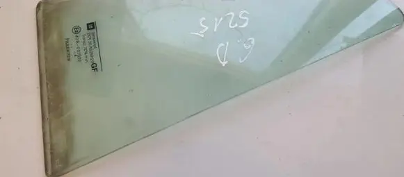 Opel Astra G Rear vent window glass 