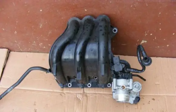 Volkswagen Fox Intake manifold