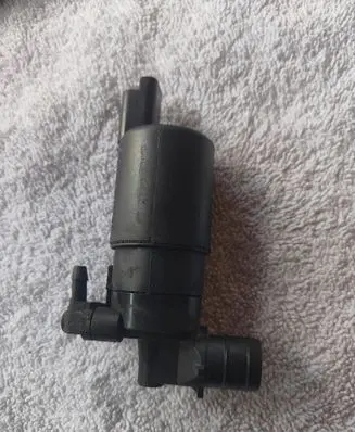 Citroen C1 Windscreen/windshield washer pump 643476
