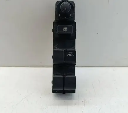 Mazda 3 III Electric window control switch BJE766350