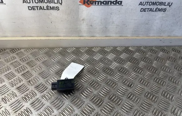 Volkswagen Touareg I Seat heating relay 7L0959772