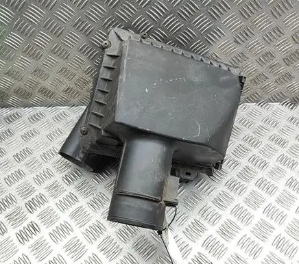 Opel Vivaro Air filter box 165009078R 93867738