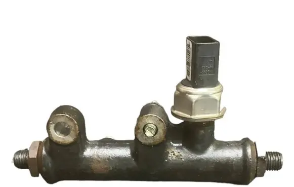 Land Rover Discovery 3 - LR3 Fuel main line pipe A2C20001297 4R8Q9C066AE