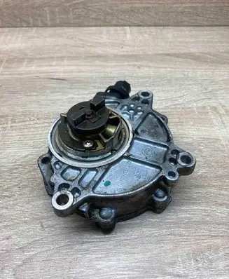 BMW 3 E90 E91 Vacuum pump 7547024