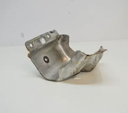 Volkswagen Golf VII Other engine bay part 03C253041AS