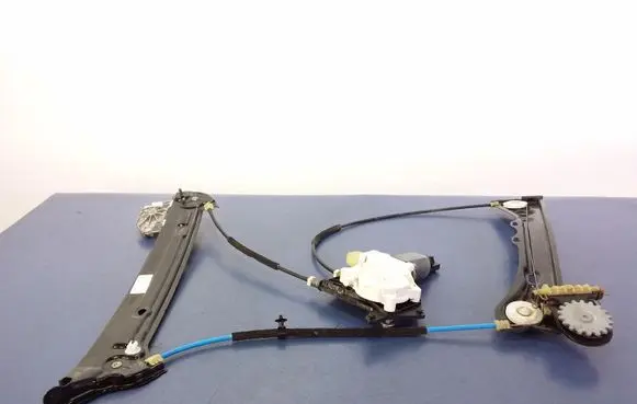 BMW 4 F36 Gran coupe Front door window regulator with motor 7326327
