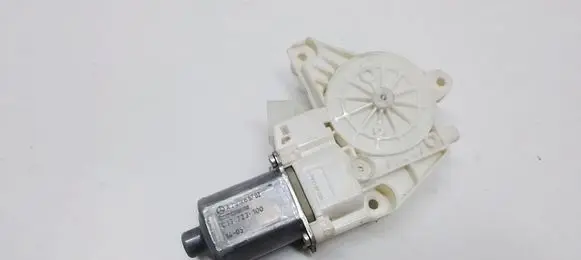 Mercedes-Benz E W212 Front door window regulator motor A2129066702