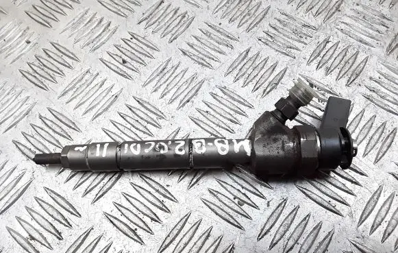 Mercedes-Benz B W245 Fuel injector 0445110378
