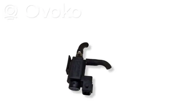 BMW 5 F10 F11 Vacuum valve 70435600