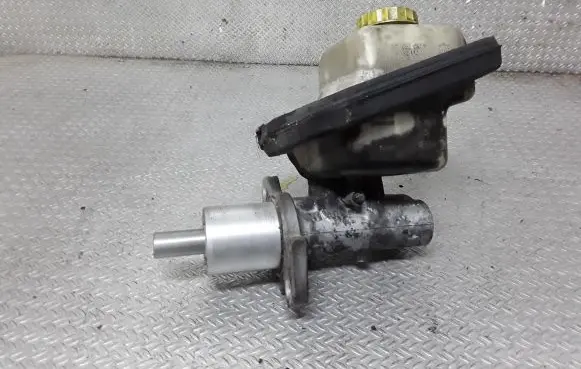 Master brake cylinder