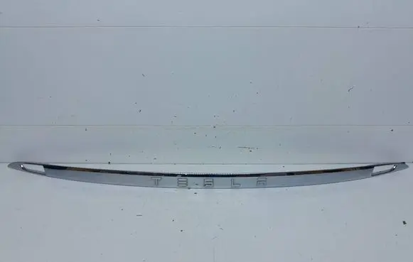 Tesla Model S Tailgate trim 102577600A