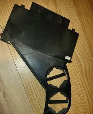 Cup holder front