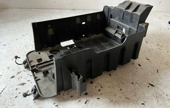 Opel Adam Battery box tray