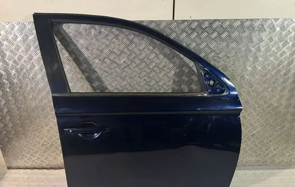Mitsubishi Outlander Front door