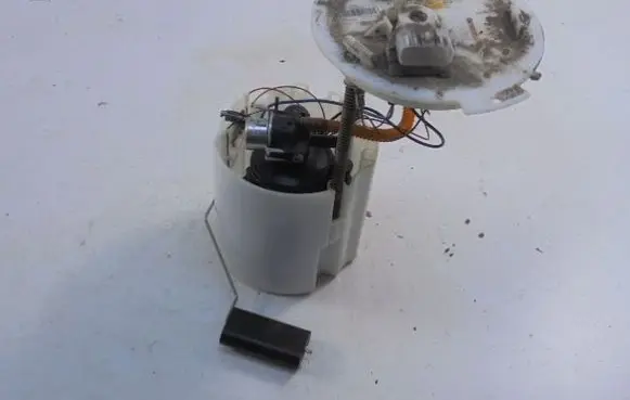 Opel Astra J In-tank fuel pump 13577234