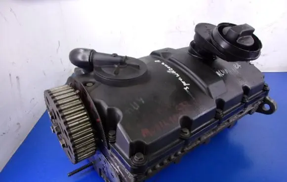 Seat Alhambra (Mk1) Engine head 038103373R