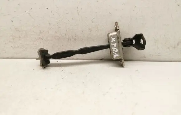 Nissan X-Trail T30 Front door check strap stopper