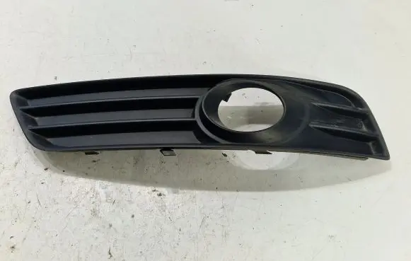 Audi A3 S3 A3 Sportback 8P Front bumper lower grill 8P0807682E