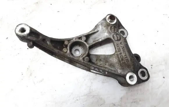 Citroen C5 A/C compressor mount bracket 758078180