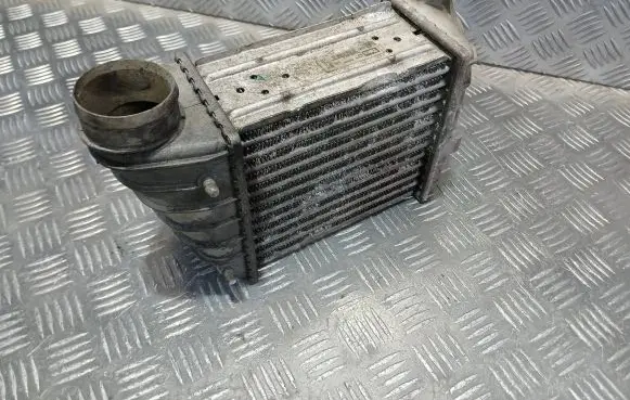 Audi TT Mk1 Intercooler air channel guide 8N0145803A 848908M IA1045