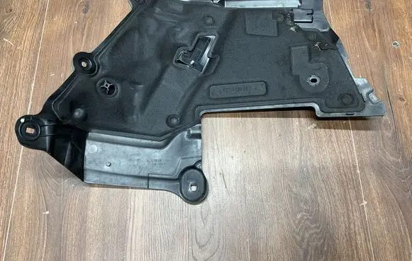 Mercedes-Benz E W213 Other engine bay part A2536208100