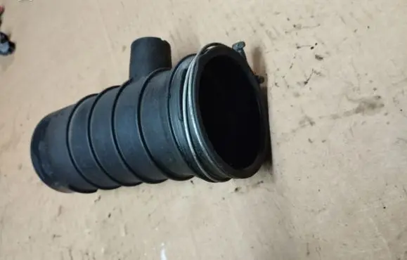Peugeot 4007 Turbo air intake inlet pipe/hose