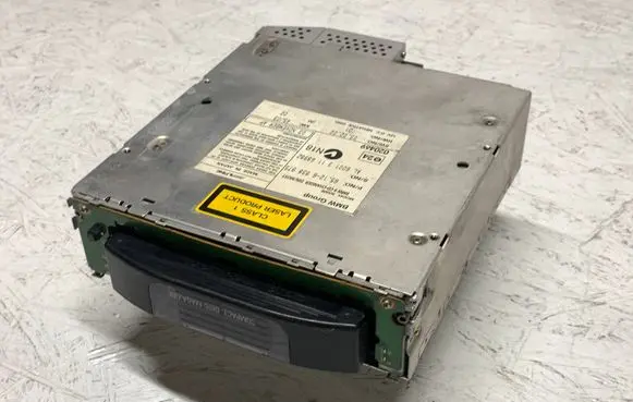 BMW 5 E60 E61 CD/DVD changer 65126938975