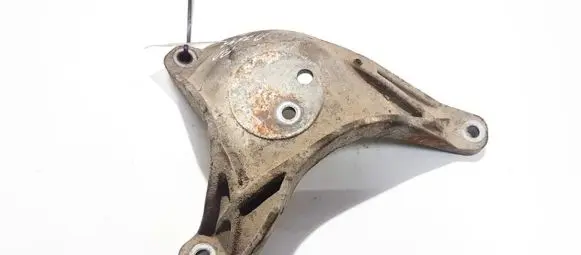 BMW 5 E39 Engine mounting bracket 1096080