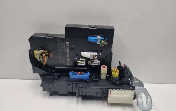 Mercedes-Benz C W204 SAM control unit A2049060405 2049060405 5DK01102200