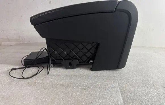 Volkswagen PASSAT B6 Armrest 3C0863319