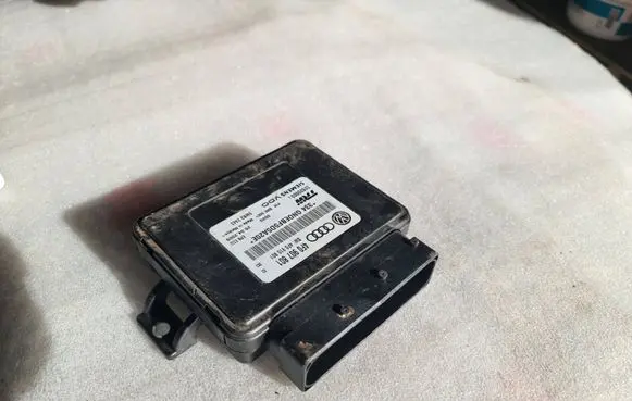 Audi A6 S6 C6 4F Hand brake control module 4F0907801 4F0910801 5WK32443