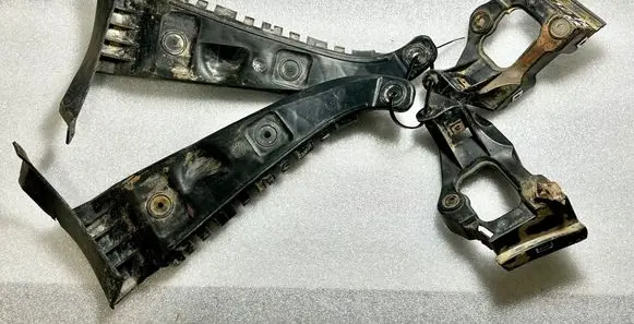 Audi A6 S6 C5 4B Rear bumper mounting bracket 4B9807454F 4B9807453F 4B0853921B