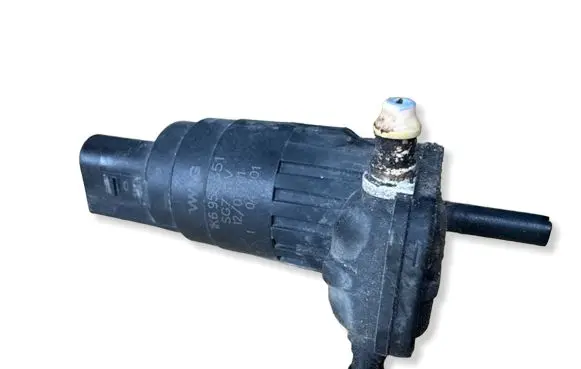 Skoda Octavia Mk2 (1Z) Windscreen/windshield washer pump 1K6955651