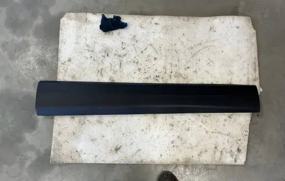 Audi Q3 F3 Front door trim (molding) 83A853960